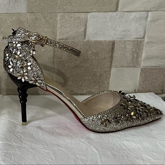 Shoes - Imported heels with 3D flowers ~ NEW & UNUSED